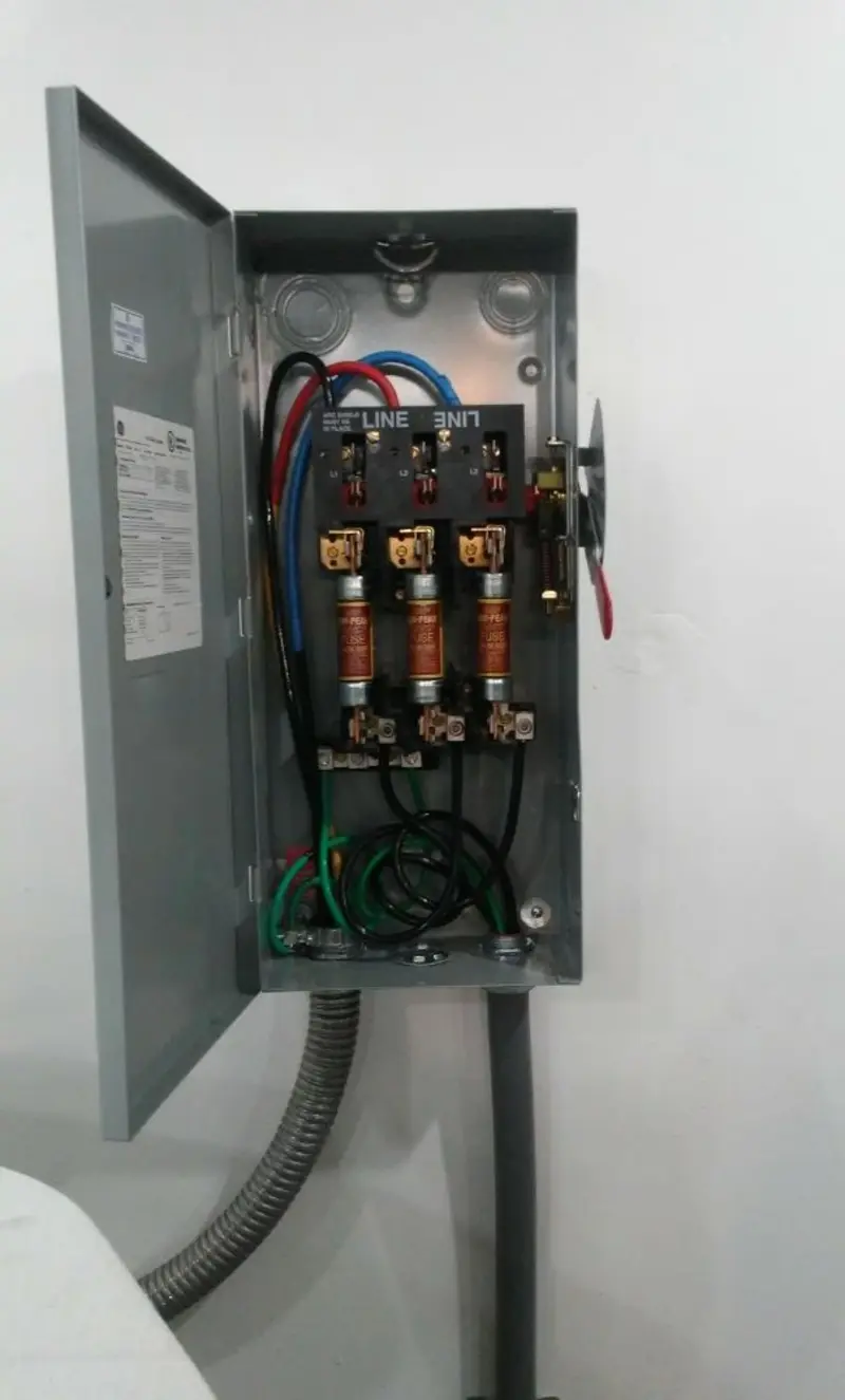 Three-phase disconnect switch installed for Smoke Detector Installation in East Huntingdon